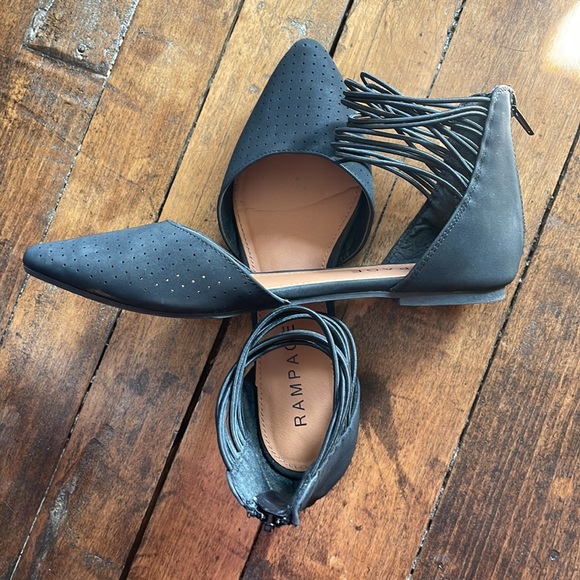 Rampage•Black Ankle Strap Pointy Toe Flat Sandal•Sz 7 - Picture 2 of 6